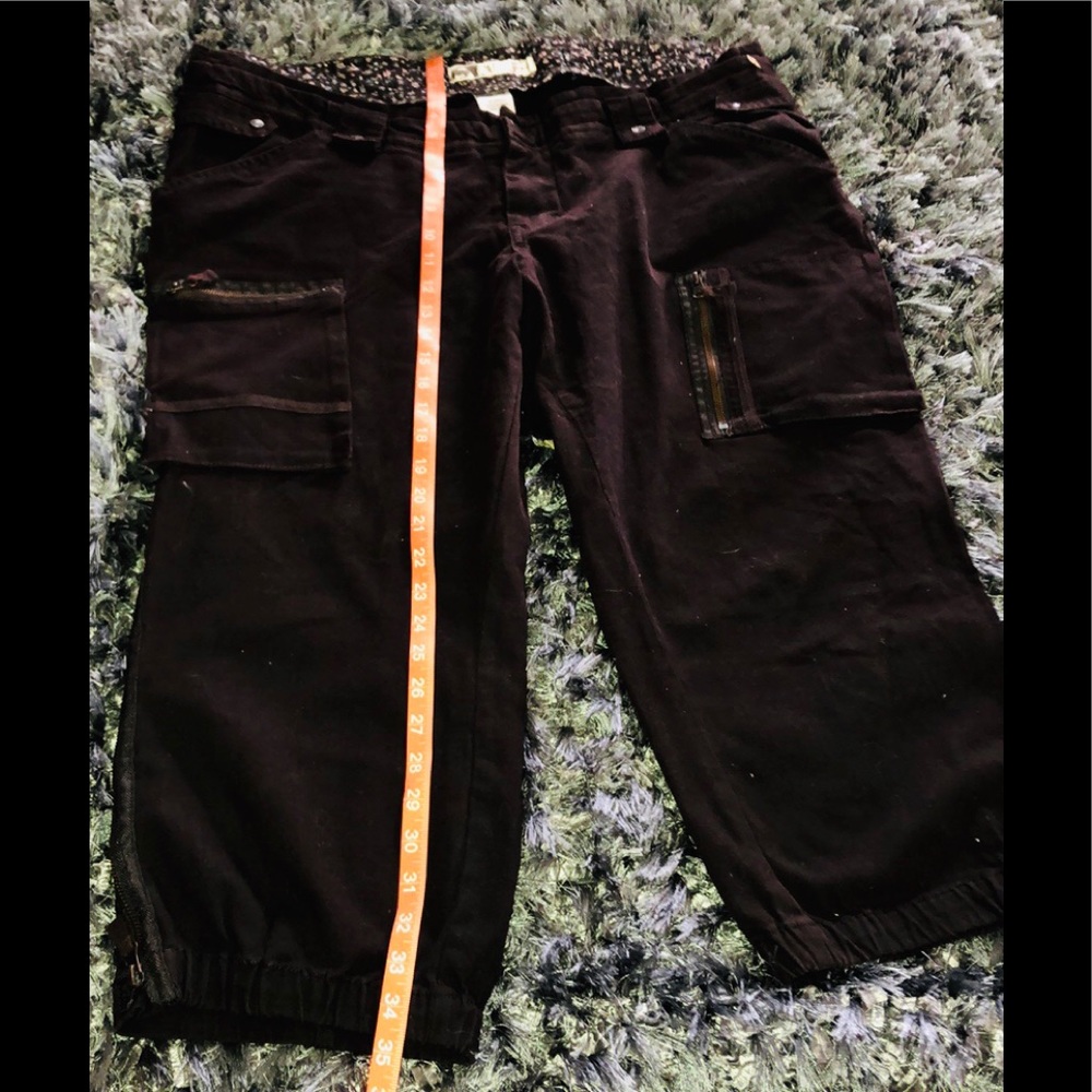 Plus size crop cargo style 18W.
